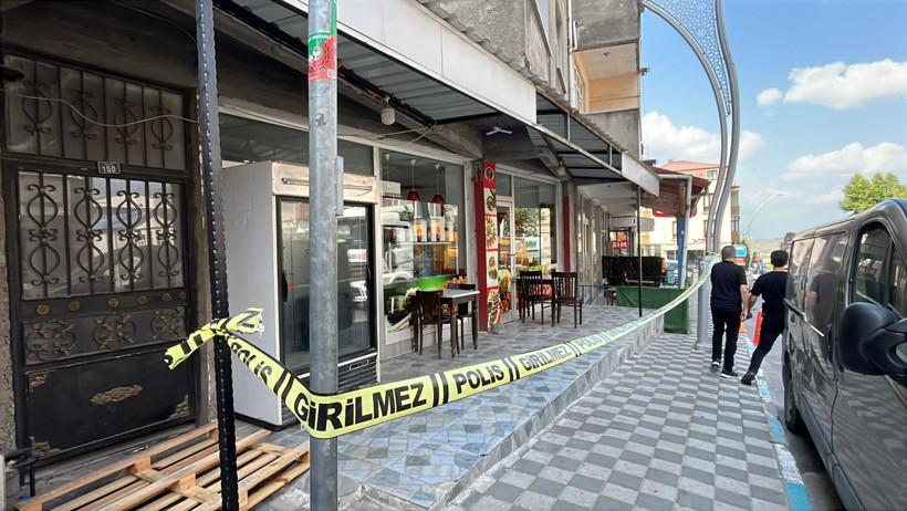 İki kardeş kavga etti, yoldan geçen vatandaş hayatını kaybetti - Resim : 1