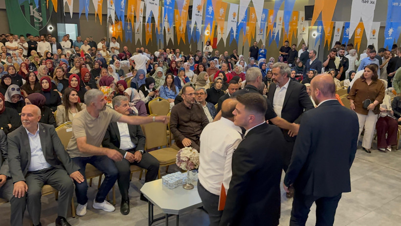 AK Parti’de protokol krizi! Milletvekiline yer bulamadılar - Resim : 1