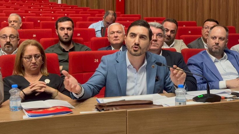 Metro durakları tartışması! “Denizden yürüyerek geçsem yüzme bilmiyor diyeceksiniz” - Resim : 3