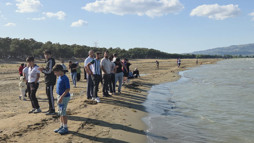 Göle giren iki kuzenin cansız bedenlerine ulaşıldı - Resim : 1