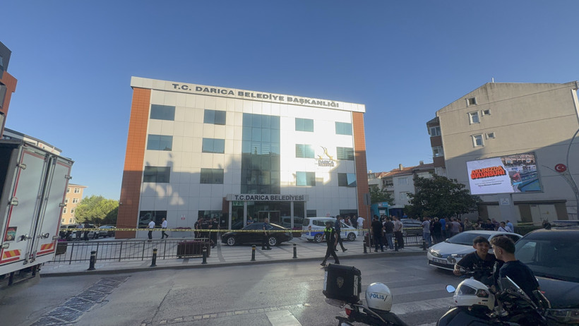 Belediye binasında silah sesleri… Belediye başkanı vuruldu! - Resim : 5