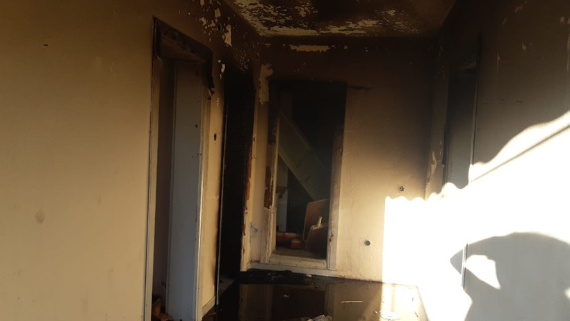 Metruk binayı yakıp kaçtılar - Resim : 2