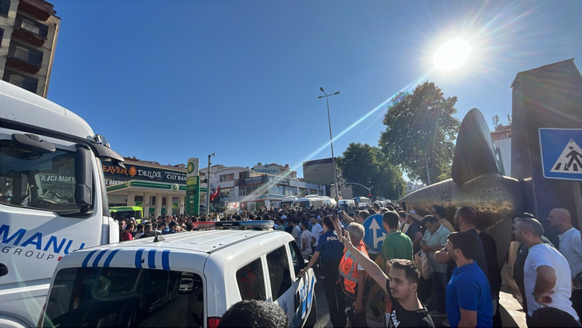 Harb İş Kocaeli’nin örgütlü olduğu Gölcük Tersanesi’nde işçiler yolu kapattı - Resim : 2