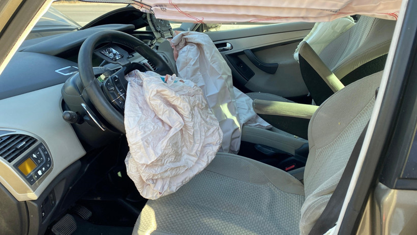 D-100'de korkutan kaza... Savrularak ters döndü! - Resim : 4