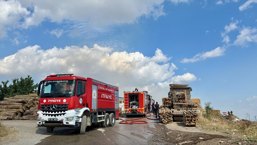 Palet fabrikasında çıkan yangında ekipler seferber oldu! - Resim : 6