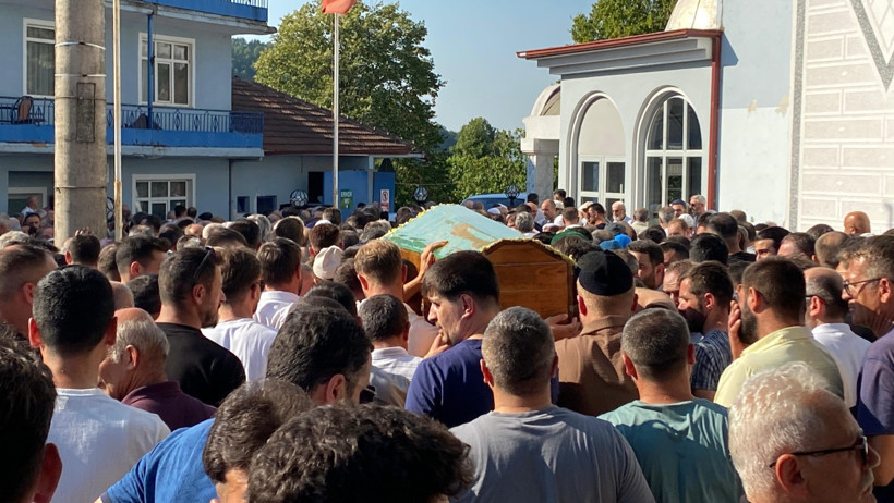 Yaşam savaşını kaybetmişti... Son yolculuğuna uğurlandı - Resim : 2