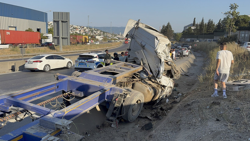 Kocaeli’de korkunç kaza: 5 kişi hayatını kaybetti - Resim : 2