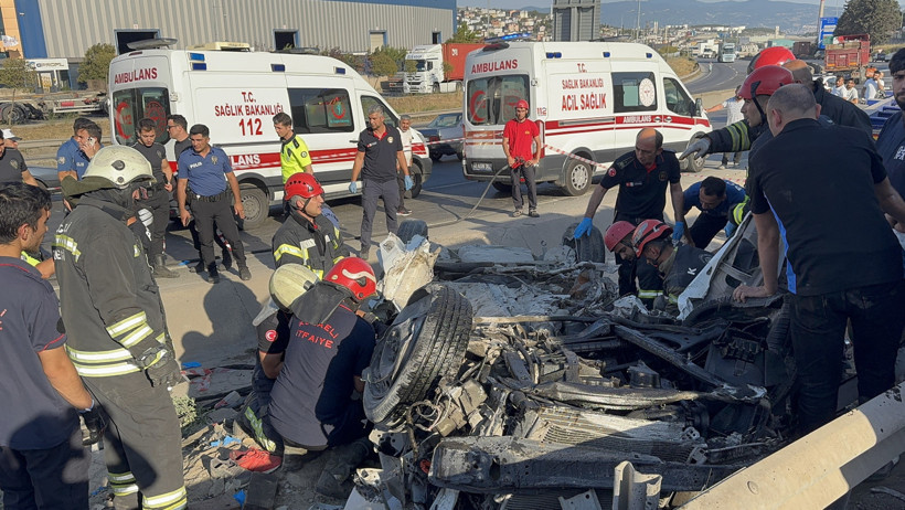 Kocaeli’de korkunç kaza: 5 kişi hayatını kaybetti - Resim : 3