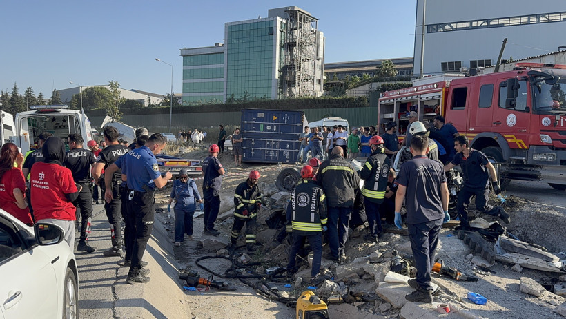 Kocaeli’de korkunç kaza: 5 kişi hayatını kaybetti - Resim : 5