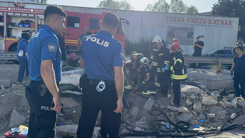 Kocaeli’de korkunç kaza: 5 kişi hayatını kaybetti - Resim : 6