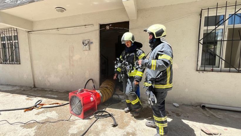 Yanan evin sakini panik atak geçirdi! - Resim : 1