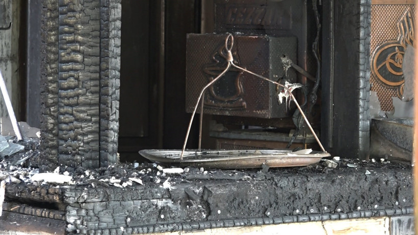 Tarihi çay bahçesi alevlere teslim oldu! - Resim : 1