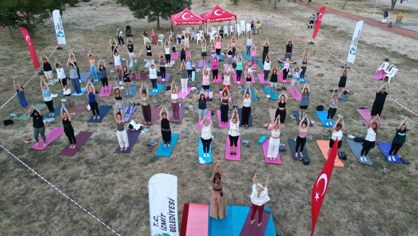 İzmit’te yogaya ilgi artıyor - Resim : 1