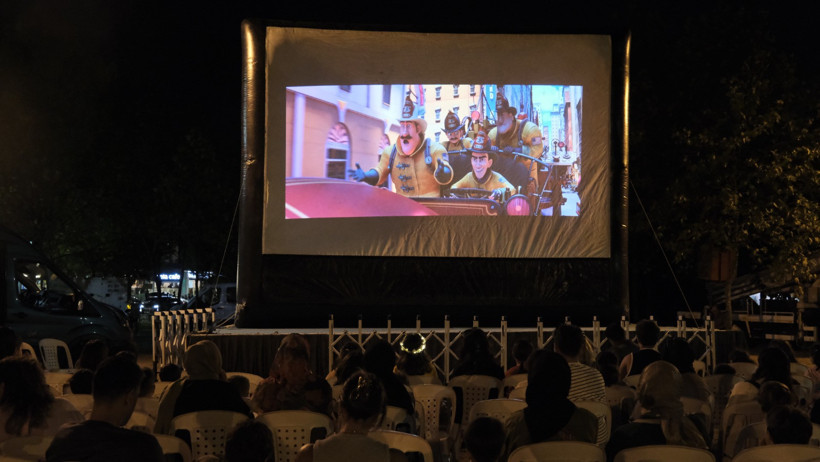 Çocuklar açık hava sinemasının keyfini yaşadı - Resim : 4