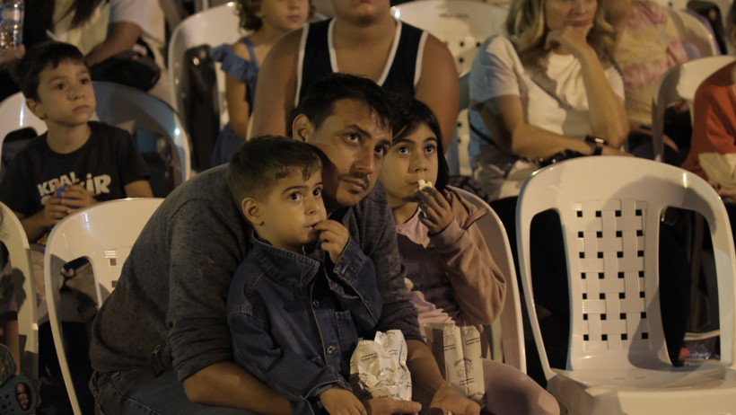 Çocuklar açık hava sinemasının keyfini yaşadı - Resim : 3