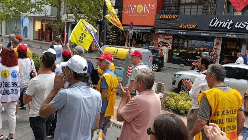 Bayrak bırakmak devrimci bir eylem değildir! - Resim : 3