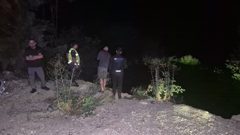 Frenleri boşalan minibüs uçuruma yuvarlandı! - Resim : 1