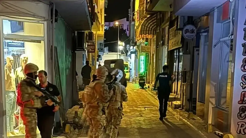 Annesini rehin aldı... Uzun ikna çabaları sonuç vermedi! - Resim : 1