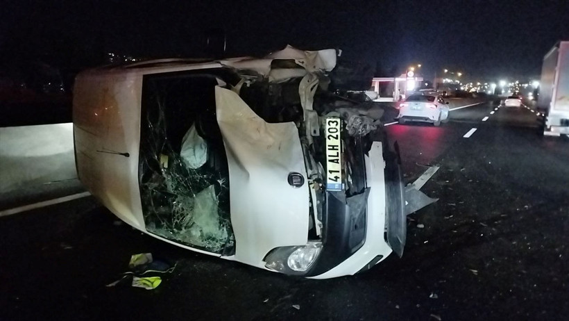 Lastiği patlayınca durdu, ortalık karıştı! - Resim : 1