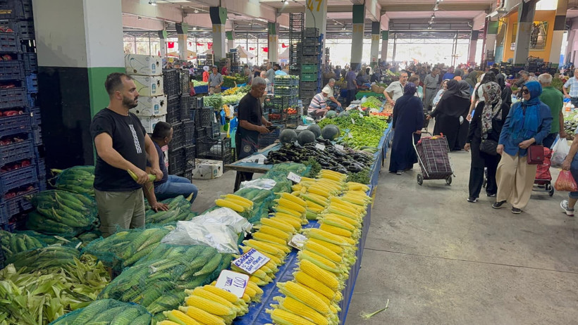 Pazarda yoğunluk var ama alışveriş yok - Resim : 6