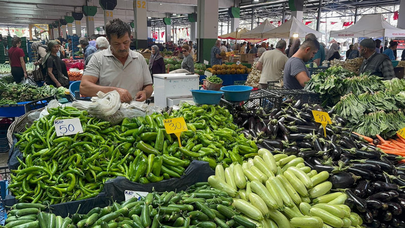 Pazarda yoğunluk var ama alışveriş yok - Resim : 14