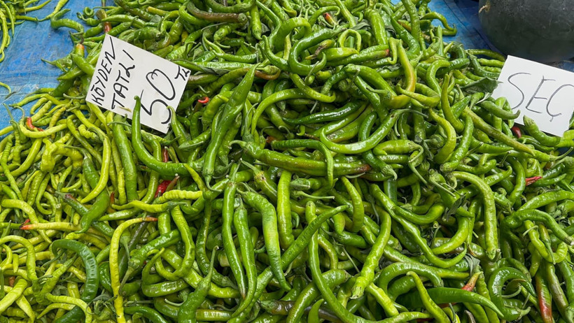 Pazarda yoğunluk var ama alışveriş yok - Resim : 7