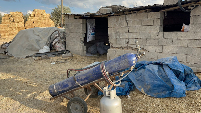 Yem karma tankına düşen işçi yaralandı! - Resim : 2