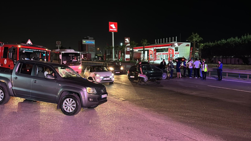 Kocaeli'de korkutan kaza! İki araç birbirine girdi! - Resim : 3
