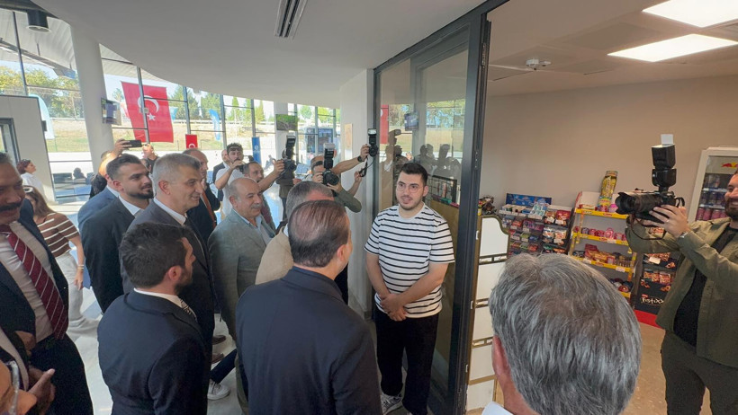 Tahir Büyükakın muhalefete terminal açılışında yüklendi: Biz yapmaya devam edeceğiz onlar konuşmaya - Resim : 7