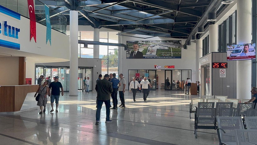 Tahir Büyükakın muhalefete terminal açılışında yüklendi: Biz yapmaya devam edeceğiz onlar konuşmaya - Resim : 11