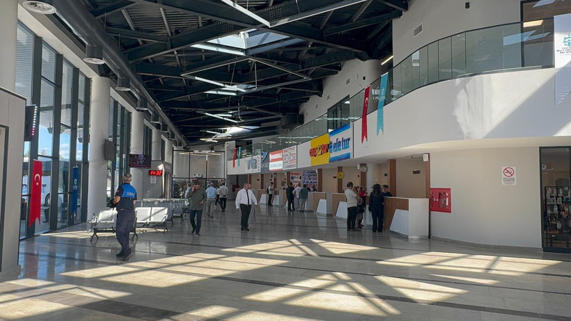 Tahir Büyükakın muhalefete terminal açılışında yüklendi: Biz yapmaya devam edeceğiz onlar konuşmaya - Resim : 13