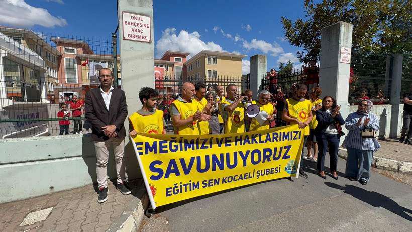 Hedise Evyap İlkokulu önünde okul müdürüne tepki! “İşlem yapacak mısınız?” - Resim : 1