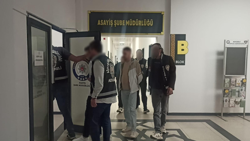 Oto fareleri cezaevini boyladı! - Resim : 2