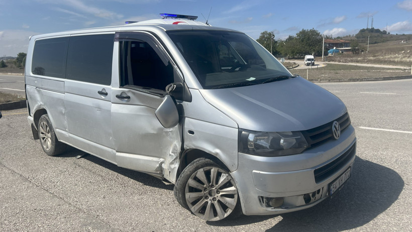 Hafif ticari araç ile panelvan çarpıştı! - Resim : 2