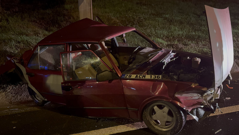 Feci kaza! Otomobil hurdaya döndü... Sürücü yola fırladı! - Resim : 2