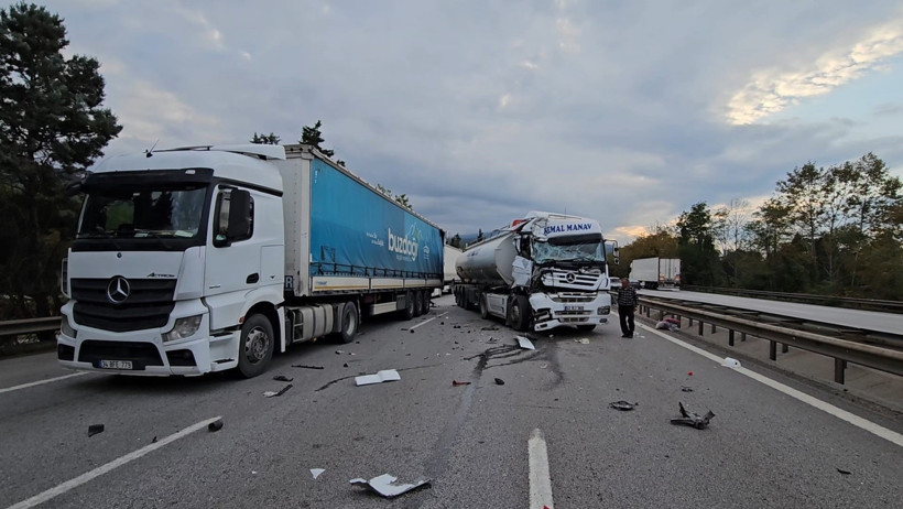 Anadolu Otoyolu'nda korkutan kaza! Hurdaya döndü! - Resim : 2