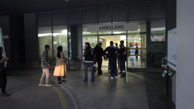 Kocaeli'de dehşet: Eşini boğazından bıçakladı! - Resim : 1