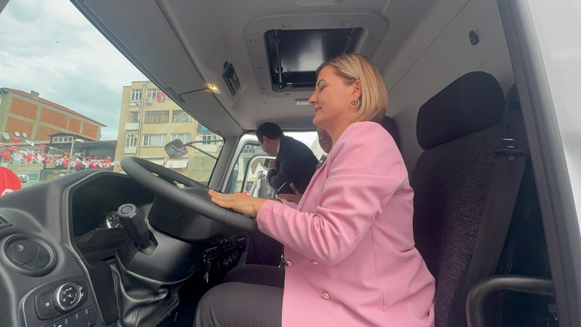 İzmit’in 16 aracı daha oldu! Hürriyet’ten muhalefete; Bir kere olsun ‘Allah razı olsun’ demeyi bilin - Resim : 5