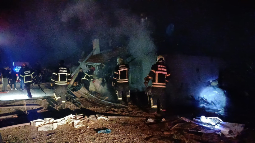 Müstakil ev alev alev yandı! - Resim : 1