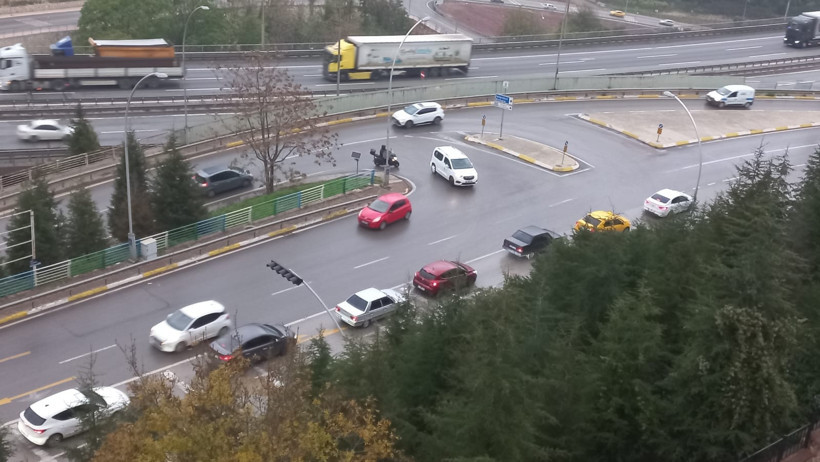 Şehir Hastanesi açıldıktan sonra trafik yoğunluğu başladı... Trafik ışığı istiyorlar! - Resim : 2
