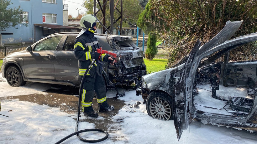 Yakıt alan araç alev topuna döndü! Başka araca sıçradı... - Resim : 5
