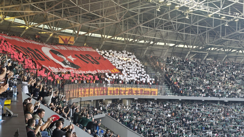 Kocaelispor ve Galatasaraylı futbolculardan anlamlı 10 Kasım pankartı - Resim : 1