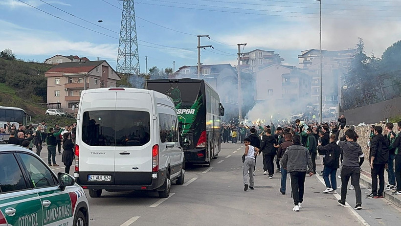Kocaelispor - Galatasaray: 1-0 (MAÇ SONUCU) - Resim : 13