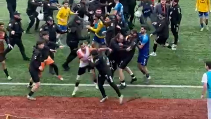 Yok böyle olay! Murgul – Rize Atletik maçı yarıda kaldı! - Resim : 1