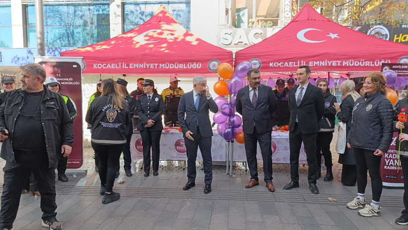 Kocaeli Emniyetinden 25 Kasım standı - Resim : 4