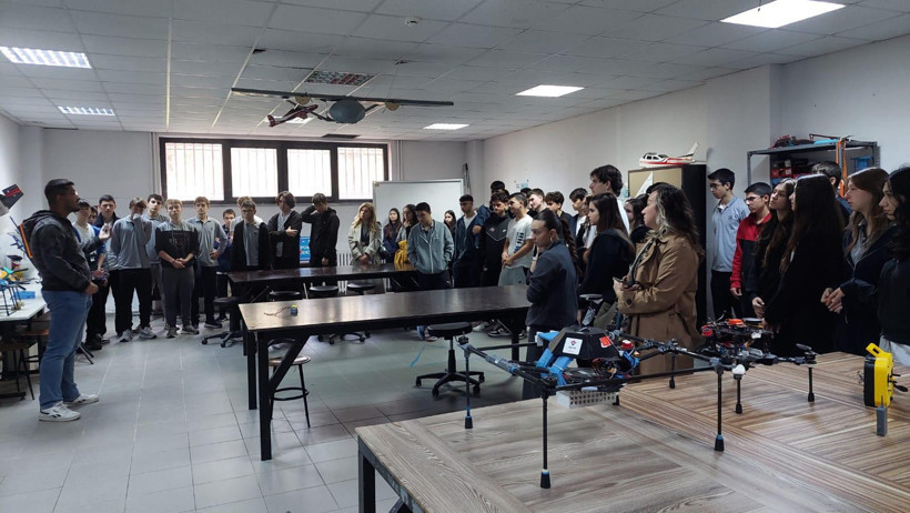 BİLNET öğrendilerinden KOÜ Havacılık ve Uzay Bilimleri Fakültesi’ne ziyaret - Resim : 5