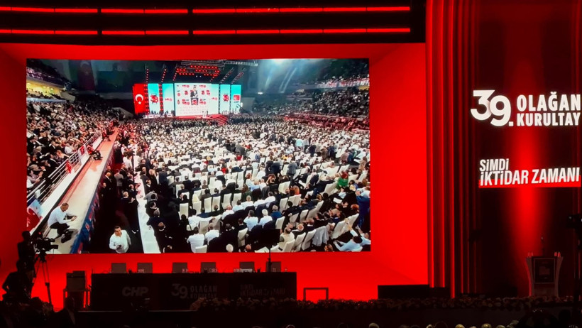 İmamoğlu yapay zeka ile kurultayda - Resim : 2