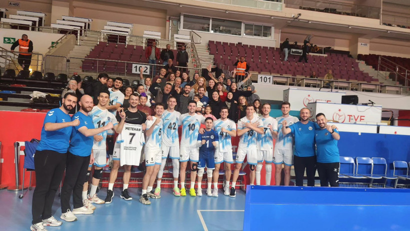 Kağıtspor voleybol deplasmandan galip döndü! “0-3” - Resim : 1