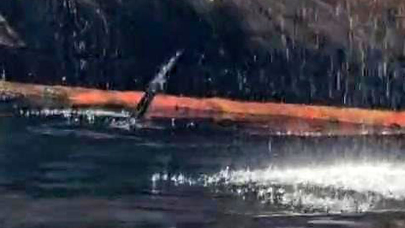 Kandıra açıklarında vurulan tankerde yakıt sızıntısı başladı! - Resim : 3