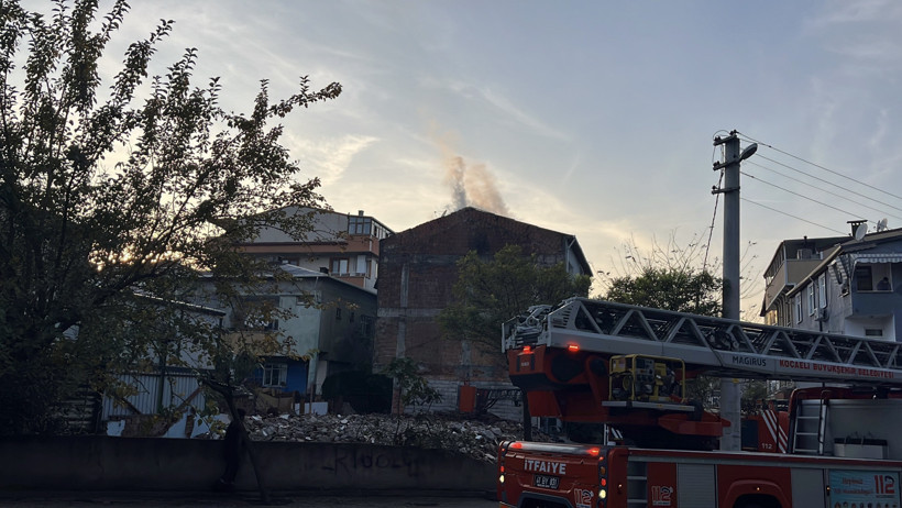 Kocaeli’de korkutan yangın! Baba ve oğlu etkilendi! - Resim : 3